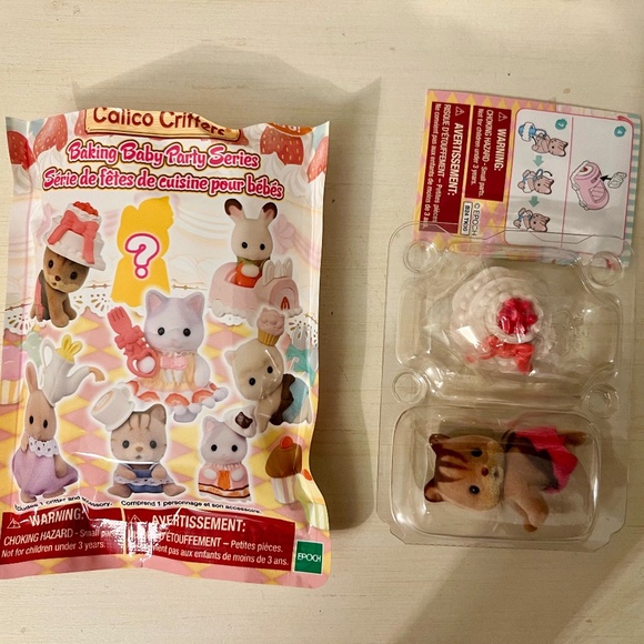 Calico Critters Sylvanian Families Baking Baby Cakes Alyssa Squirrel New - Picture 1 of 1